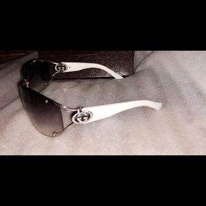 Lightly used Gucci Sunglass